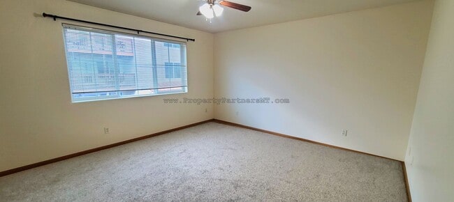 Building Photo - *** Very Nice Apartment - 3Bed 2Bath ***