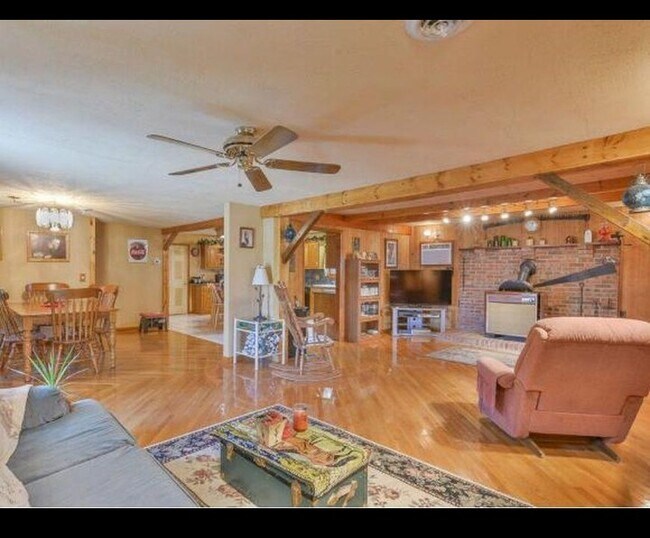 Building Photo - 492 Olinger Dr