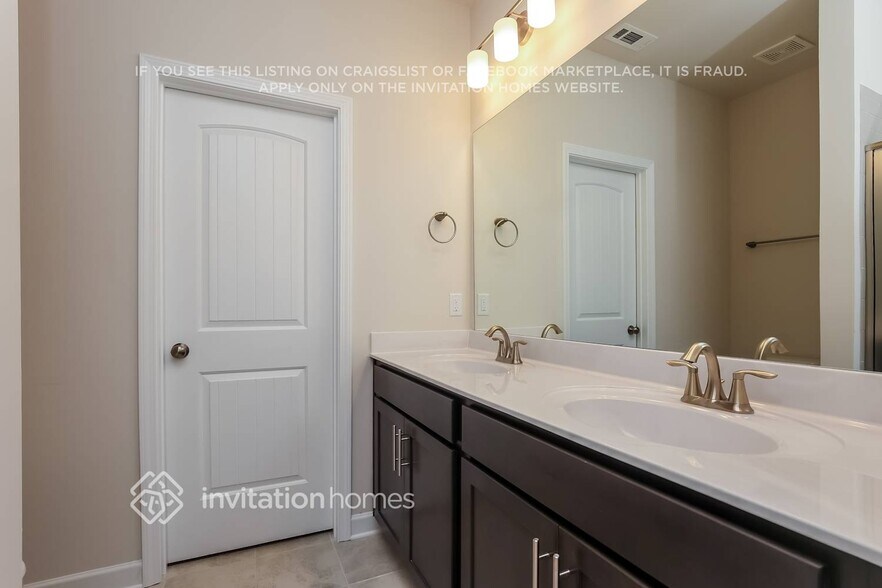 Building Photo - 121 Fister Dr