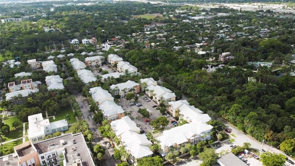 Building Photo - 357 Alson Ave