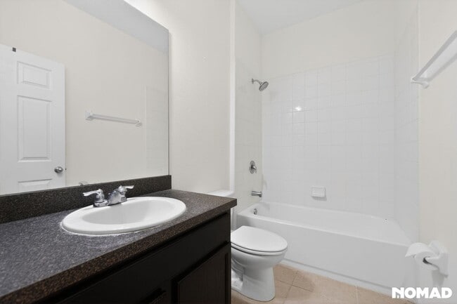 Building Photo - Spacious 4BR House in Orlando