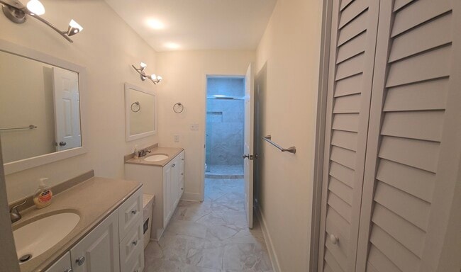 Building Photo - 32 Gulf Breeze Ct
