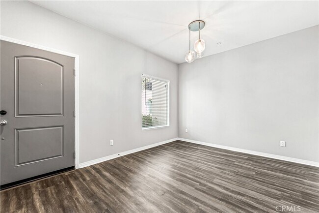 Building Photo - 6331 Pacific Wy