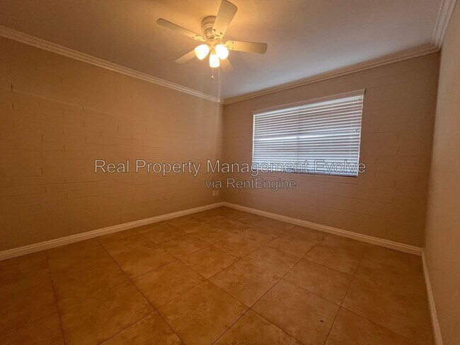 Building Photo - 12076 N Pebble Beach Dr