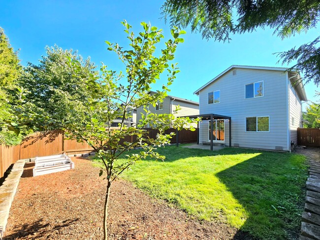 Building Photo - Marysville 4 Bedroom 2.5 Bath Home Availab...