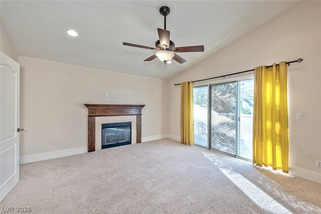 Building Photo - 2175 Fountain Springs Dr