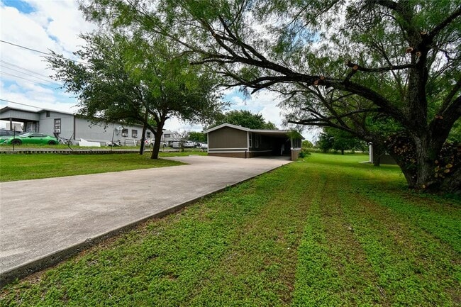 Building Photo - 22 Niederwald Dr