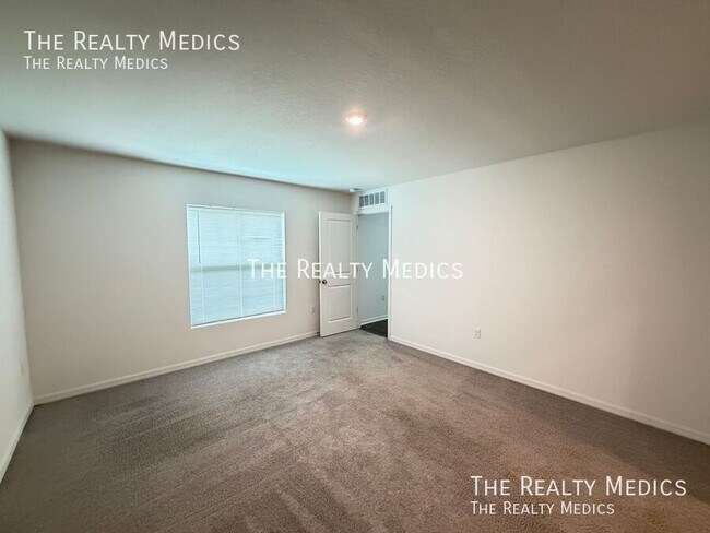 Building Photo - 73 N Rooks Ave