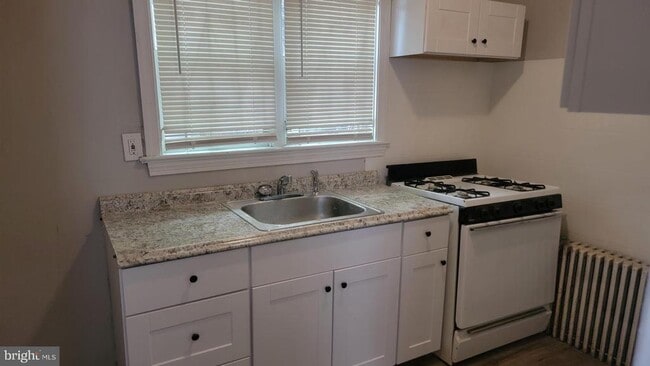 Building Photo - 3208 D St