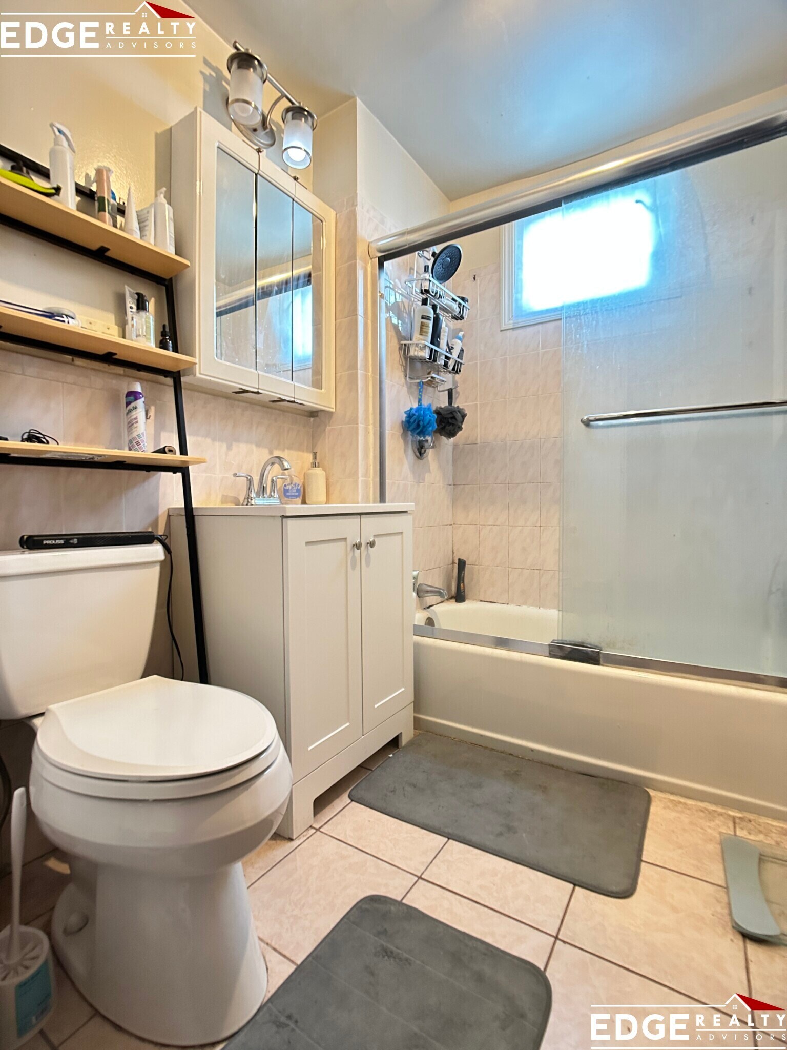 Building Photo - 550 Washington St