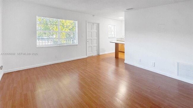 Building Photo - 1522 NE 34th Ct