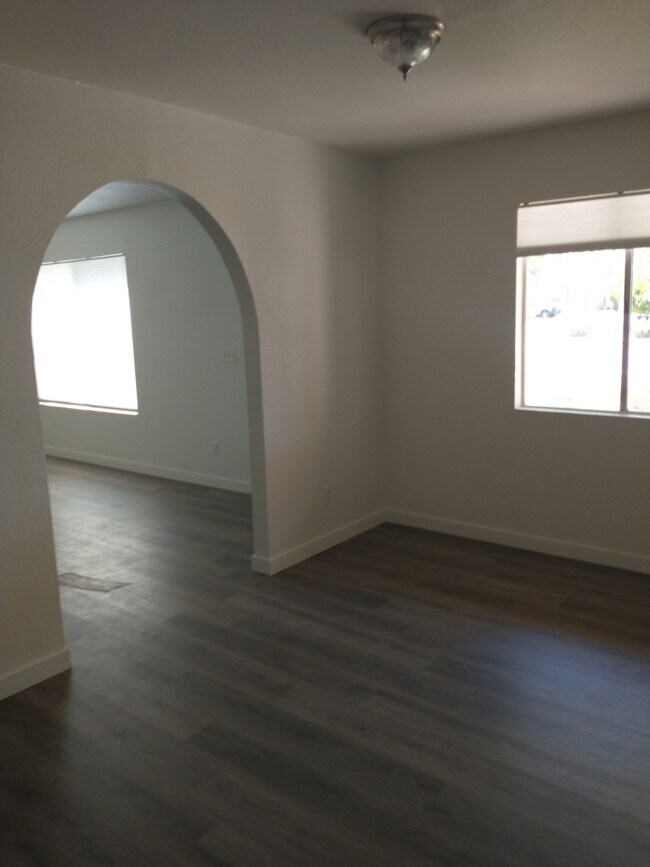 Office/den - 1819 S Windsor