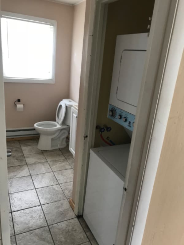 Building Photo - 230 Roosevelt St