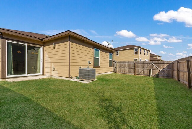 Building Photo - Beautiful 1 Story Home!