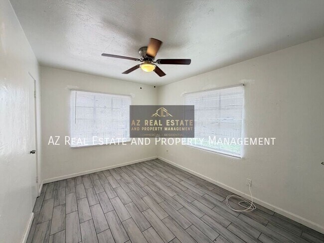 Building Photo - 7210 N 55th Dr