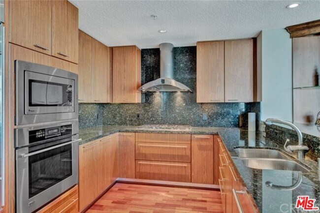 Building Photo - 3141 Michelson Dr