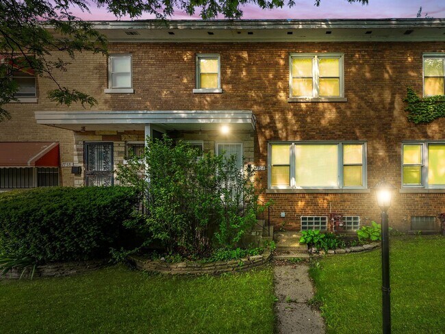Building Photo - 7754 S Yates Blvd