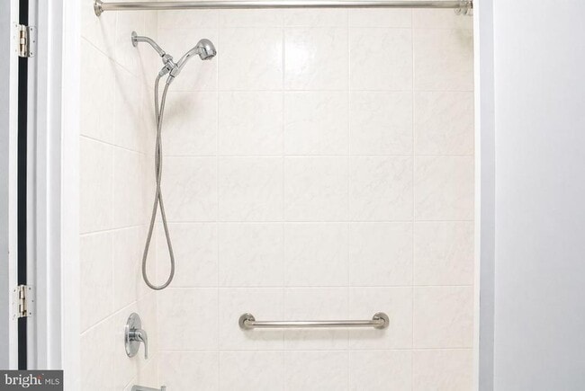 Building Photo - 2609 Lauretta Ave