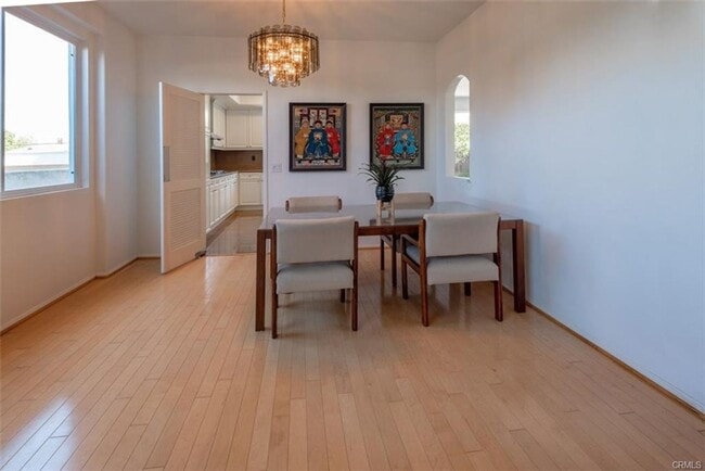 Building Photo - Executive Town Home in Central Torrance