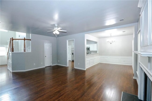 Building Photo - 2388 Fairlie Dr