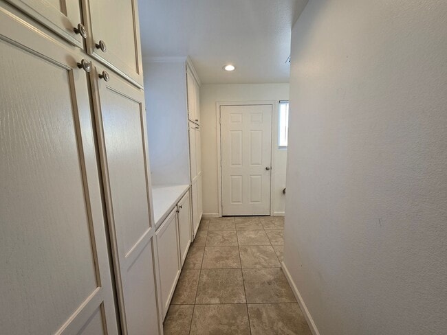 Building Photo - 4124 W Ave L 6