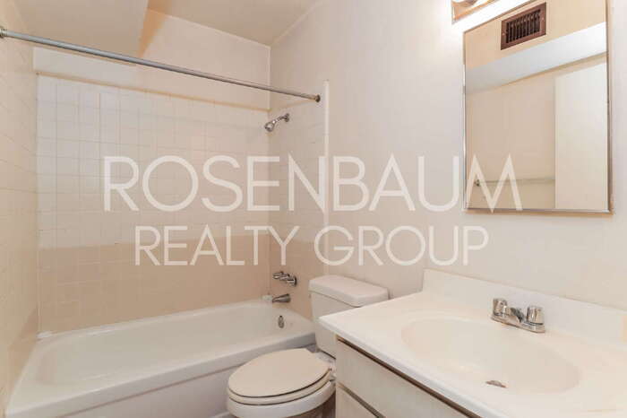 Building Photo - 1518 E Hedrick Dr