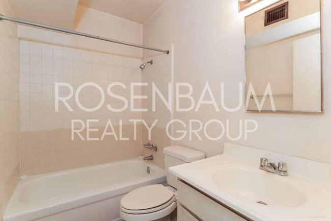 Building Photo - 1518 E Hedrick Dr