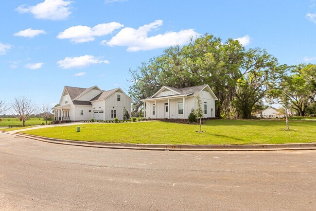 Building Photo - Great Southwood Home