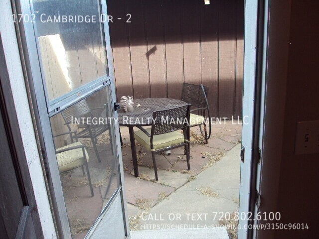 Building Photo - 1702 Cambridge Dr