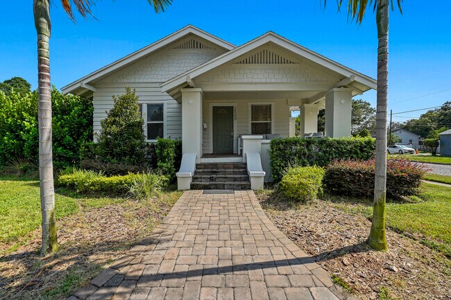 Building Photo - 2560 4th Ave S