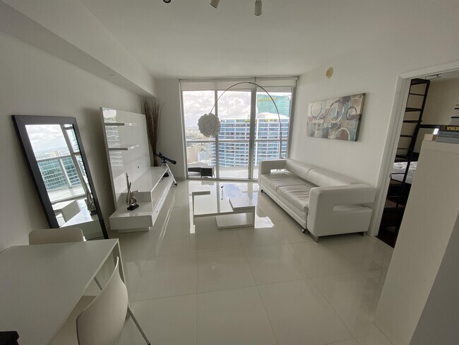 Building Photo - 465 Brickell Ave