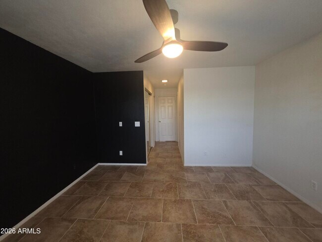 Building Photo - 2333 E Southern Ave