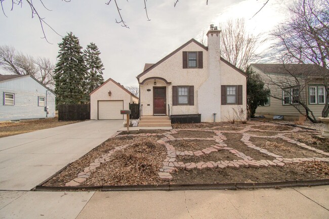 Building Photo - 2116 S Euclid Ave