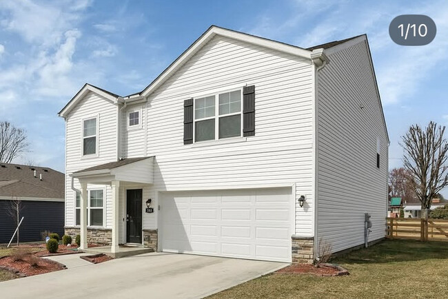 Building Photo - 380 Trinity Wy E