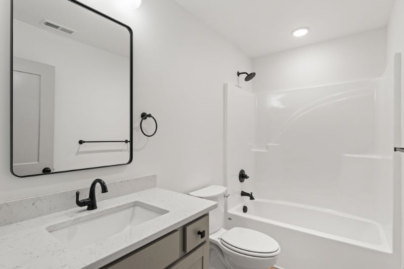 Building Photo - 311 W Broad St