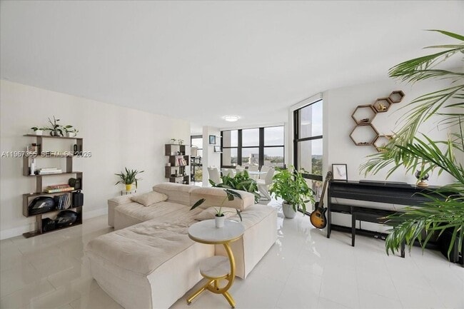 Building Photo - 1915 Brickell Ave