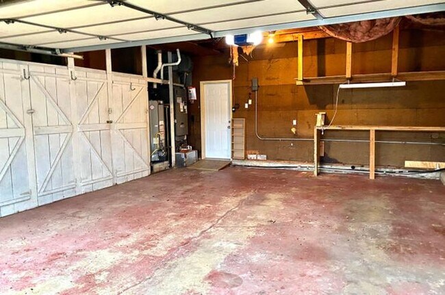 Building Photo - Beautiful Home Located in Historic Urbana