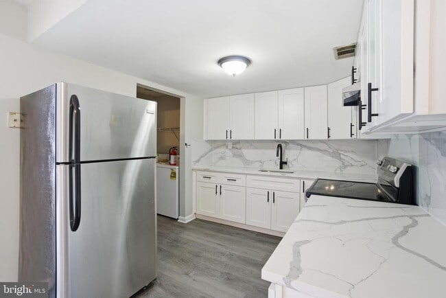 Building Photo - 33 Milstone Ct