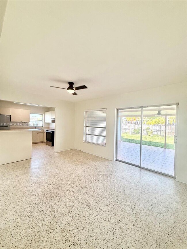 Building Photo - 2671 SW 118th Ct