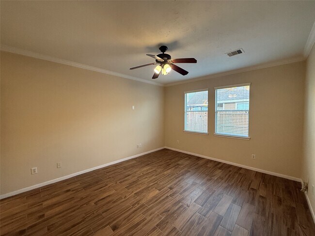 Building Photo - 6346 Wilshire Ridge