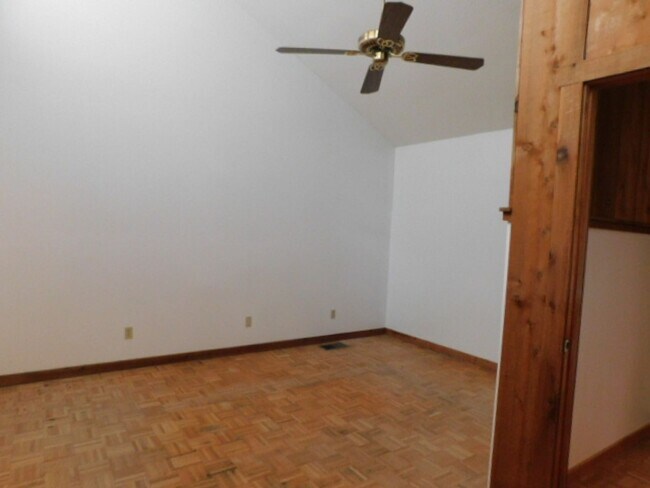 Building Photo - 20 Toppin Dr