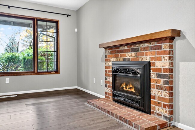 Building Photo - 13525 SW Roan Ct