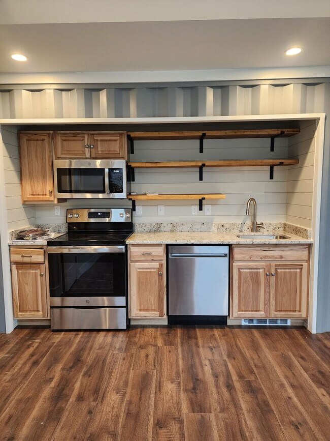 Building Photo - East Asheville Rental