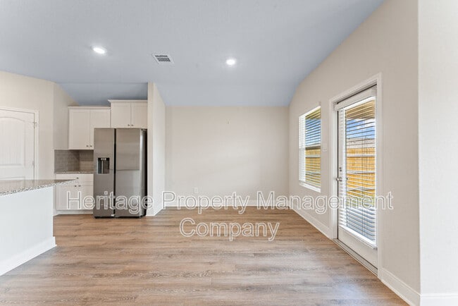 Building Photo - 1428 Redwood Crk