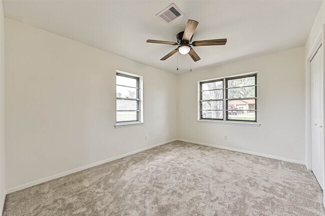 Building Photo - 229 Burkett St