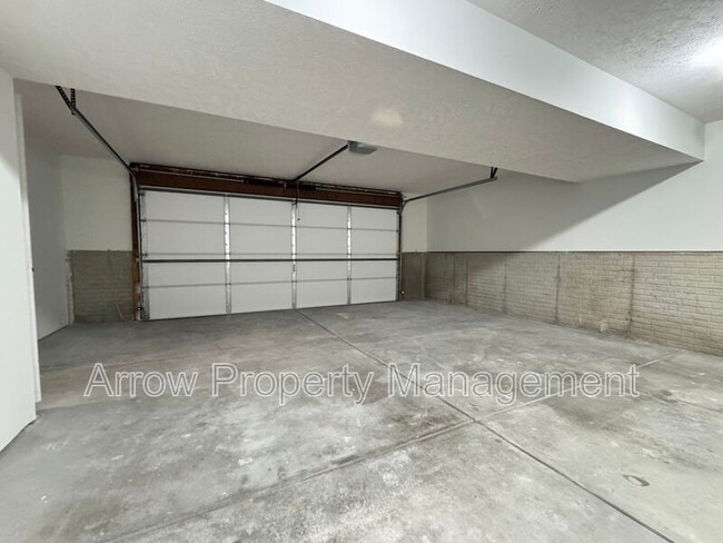 Building Photo - 7355 S 20th St