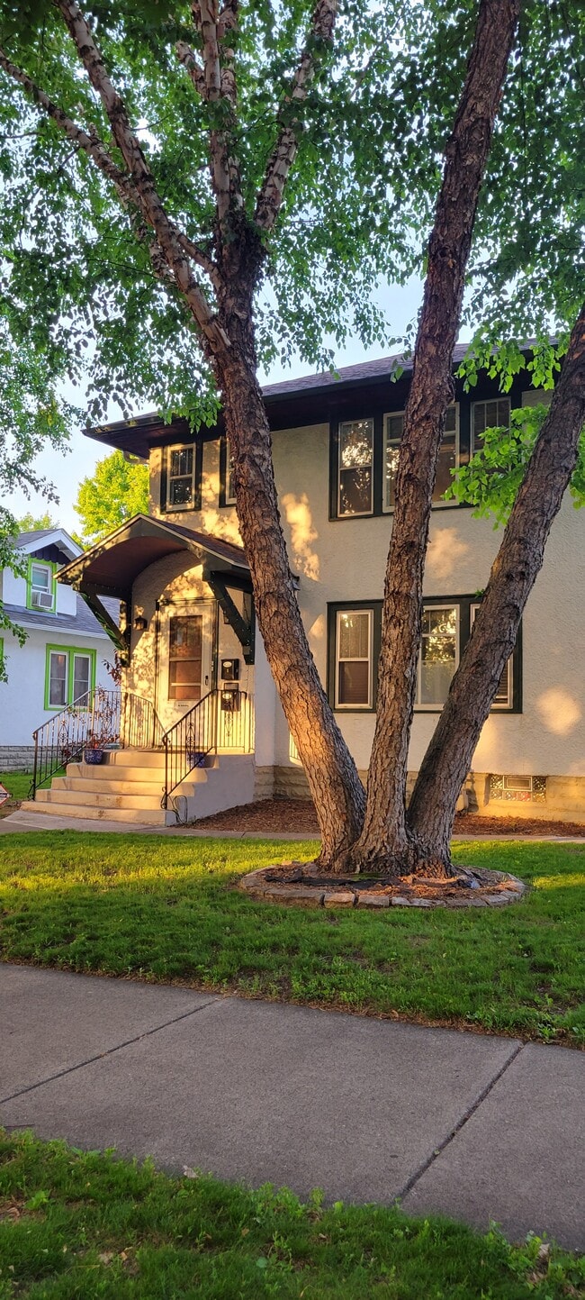 Building Photo - 4409 Nokomis Ave