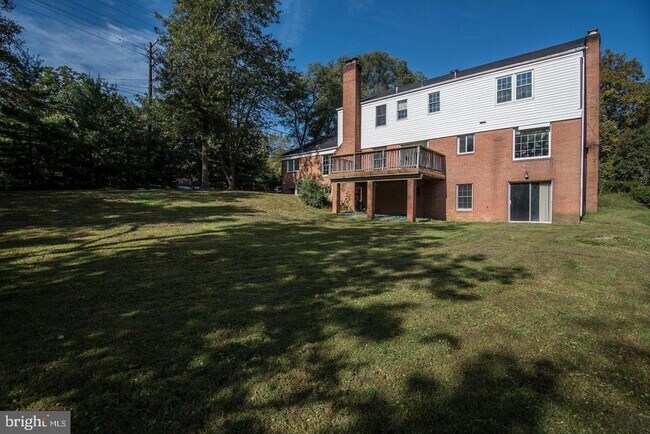 Building Photo - 9601 Persimmon Tree Rd