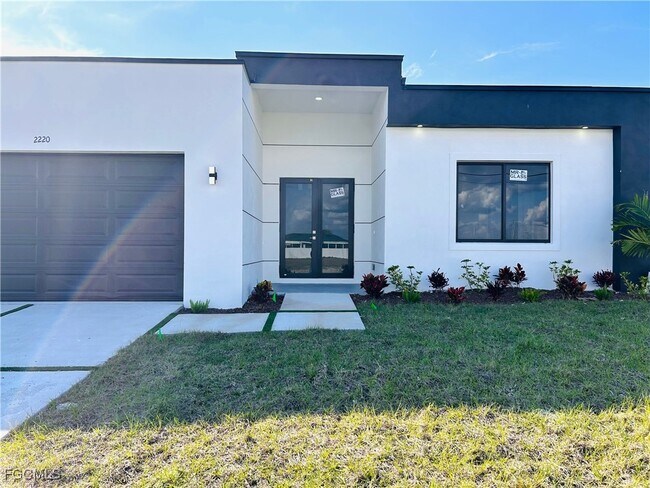 Primary Photo - 2220 NW 1st Pl