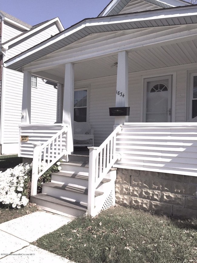 Primary Photo - 1834 Parkway